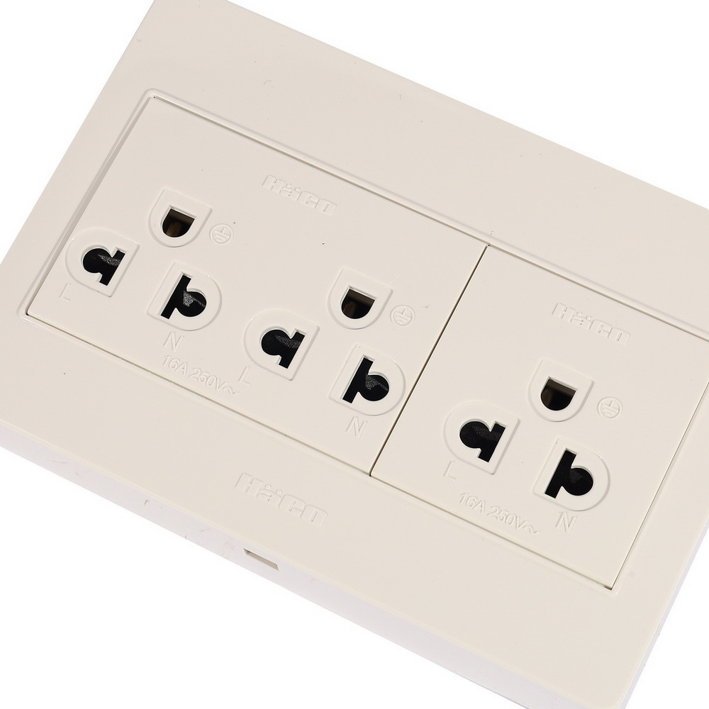 HACO M4N-E30 ชุดเต้ารับ 3 ขาแนวตั้ง 3 ช่อง 16A 250V_1